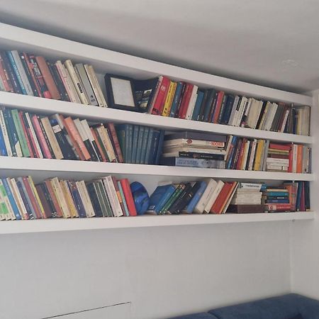 רומא Casa Di Libri - Delizioso Appartamento A 10 Min Da Trastevere מראה חיצוני תמונה