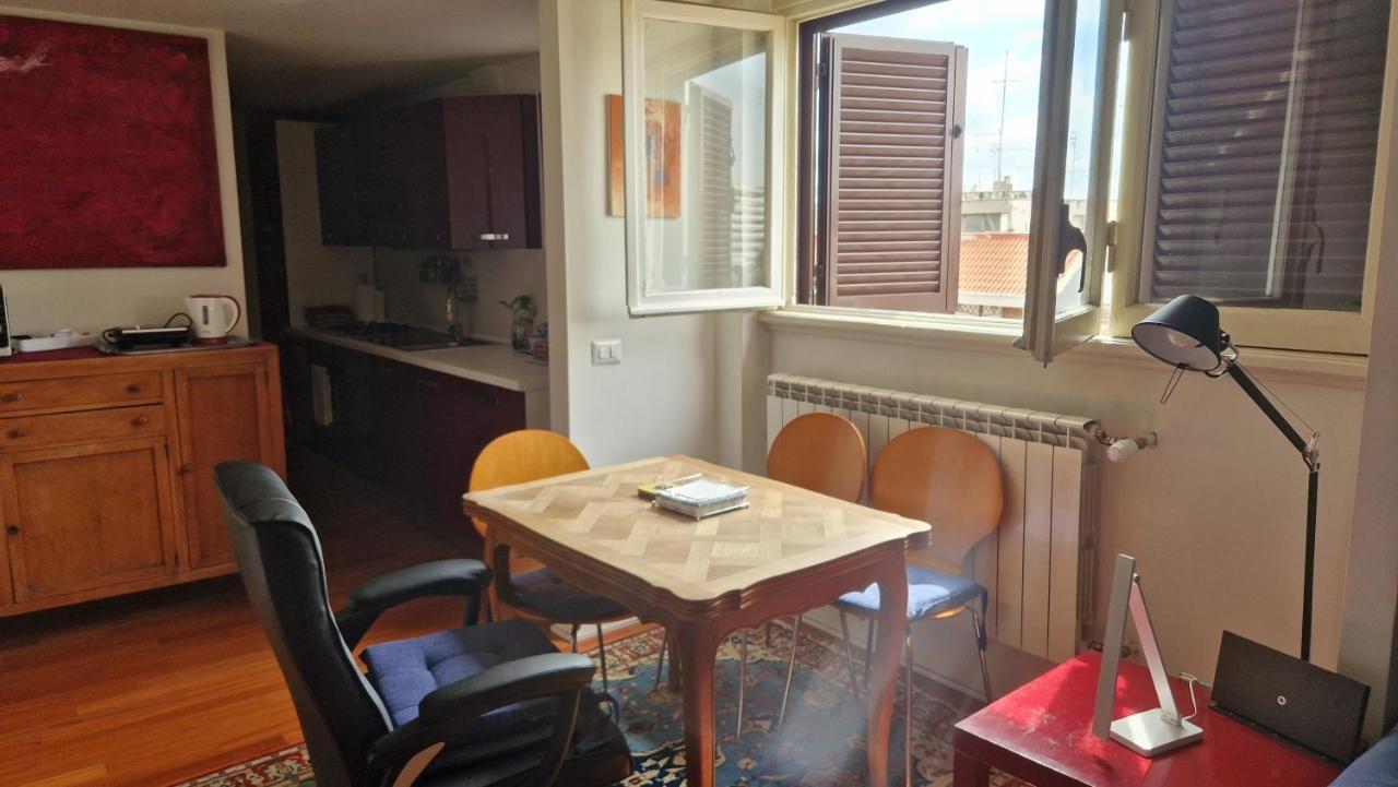 רומא Casa Di Libri - Delizioso Appartamento A 10 Min Da Trastevere מראה חיצוני תמונה